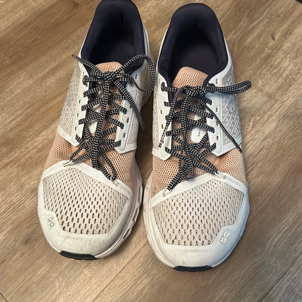 Swiss Ladies Sneakers light Weight barely Worn